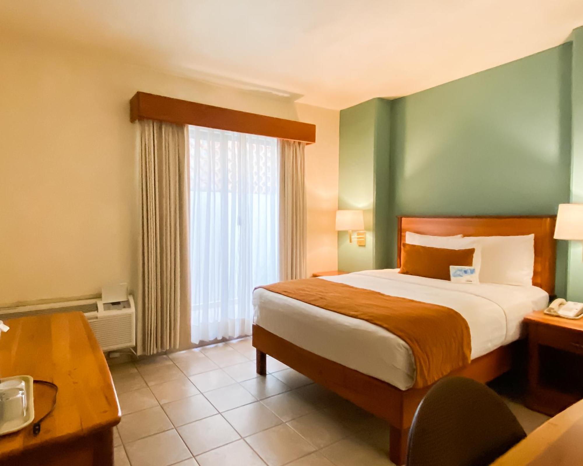 Comfort Inn Тампико Екстериор снимка