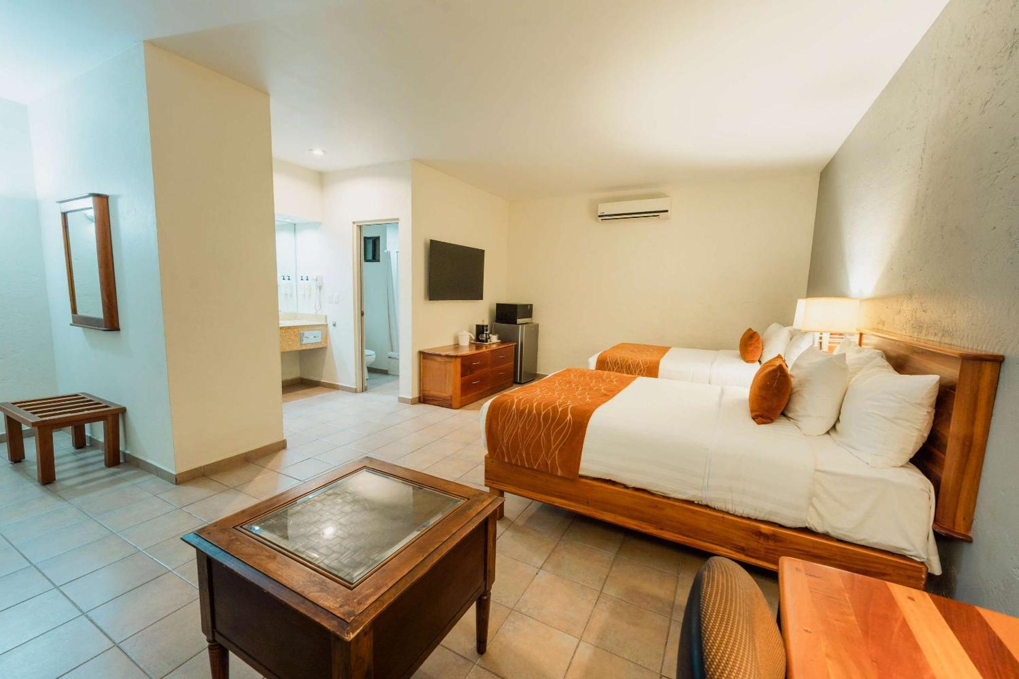 Comfort Inn Тампико Екстериор снимка