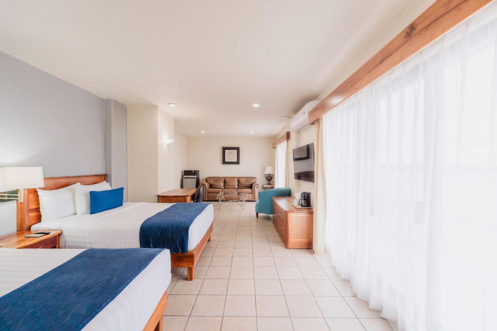 Comfort Inn Тампико Екстериор снимка